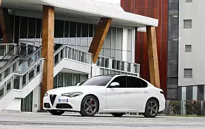   Alfa Romeo Giulia - 2016