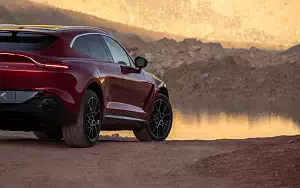   Aston Martin DBX - 2020