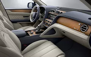   Bentley Bentayga Azure - 2022