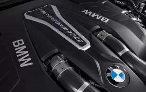   BMW M550i xDrive Sedan - 2017