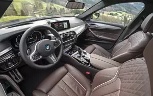   BMW M550i xDrive Sedan - 2017