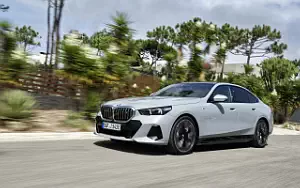   BMW i5 eDrive40 M Sport (Brooklyn Grey Metallic) - 2023