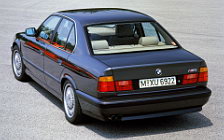   BMW M5 E34