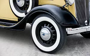   Chevrolet Suburban - 1936