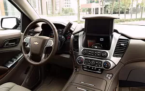   Chevrolet Suburban LTZ - 2017