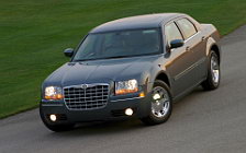   Chrysler 300 Limited - 2005
