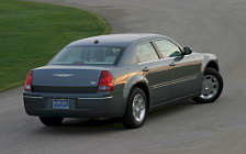   Chrysler 300 Limited - 2005