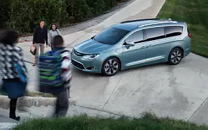   Chrysler Pacifica Hybrid - 2016