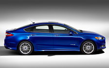   Ford Fusion Hybrid - 2013