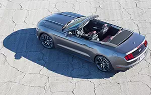   Ford Mustang GT Convertible - 2014