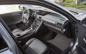   Lexus IS 300 AWD CA-spec - 2017