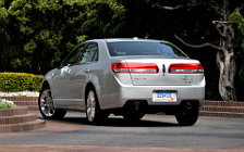   Lincoln MKZ - 2010