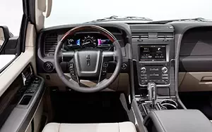   Lincoln Navigator - 2014