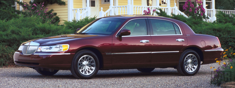   Lincoln Town Car - 2001 - Car wallpapers