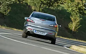   Mazda 3 Sedan - 2011