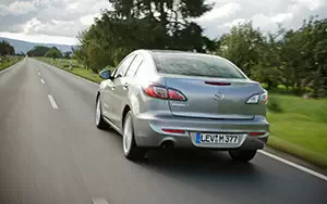   Mazda 3 Sedan - 2011