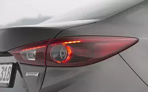  Mazda 3 Sedan - 2013