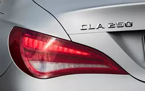   Mercedes-Benz CLA250 Sport - 2013