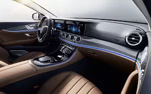   Mercedes-Benz E-class Exclusive Line - 2020