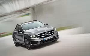   Mercedes-Benz GLA250 4MATIC AMG Sport Package - 2013