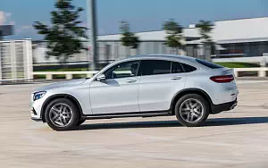   Mercedes-Benz GLC 300 4MATIC Coupe AMG Line - 2016