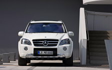 Обои автомобили Mercedes-Benz ML63 AMG - 2010