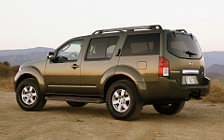   Nissan Pathfinder US-spec - 2005