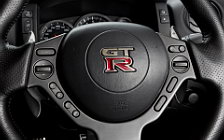   Nissan GT-R - 2011