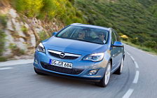   Opel Astra Sports Tourer - 2011