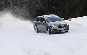   Opel Insignia Country Tourer - 2009