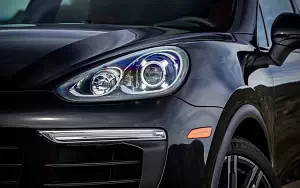      Porsche Cayenne S US-spec - 2015