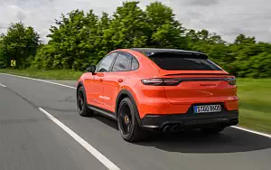   Porsche Cayenne Turbo Coupe (Lava Orange) - 2019