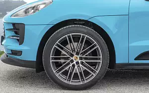   Porsche Macan (Miami Blue) - 2018