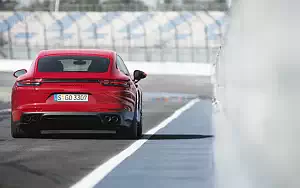   Porsche Panamera GTS - 2018