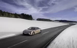 Обои автомобили Porsche Taycan (Frozen Berry Metallic) - 2021