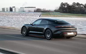 Обои автомобили Porsche Taycan (Volcano Grey Metallic) - 2021