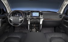   Toyota Land Cruiser 200 US-spec - 2013