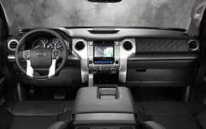   Toyota Tundra CrewMax Platinum - 2014
