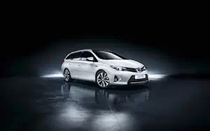   Toyota Auris Touring Sports Hybrid - 2013