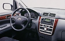 Toyota Avensis Verso - 2001