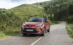   Toyota C-HR Hybrid (Orange) - 2019
