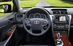   Toyota Camry - 2011