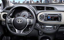   Toyota Yaris 5door - 2011