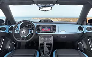   Volkswagen Beetle Cabriolet 60s Edition - 2012