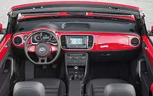   Volkswagen Beetle Cabriolet - 2013