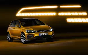   Volkswagen Golf TSI R-Line 5door - 2017