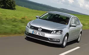   Volkswagen Passat TDI BlueMotion - 2013