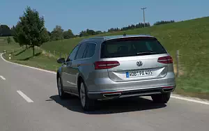   Volkswagen Passat Alltrack - 2015