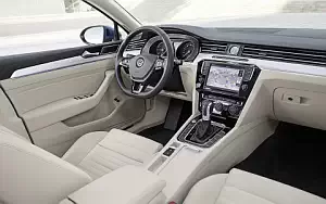   Volkswagen Passat GTE - 2015