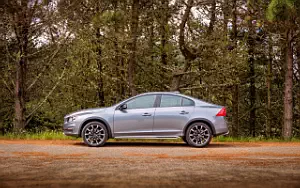   Volvo S60 T5 AWD Cross Country US-spec - 2016